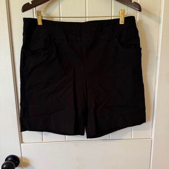 ZAC AND RACHEL Pull-On Classic Short, Black, Size 16 - Picture 1 of 4